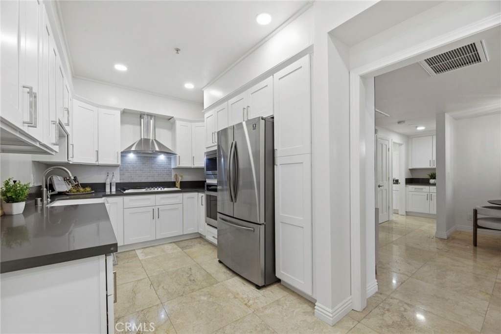 120 S Crescent - Photo 6