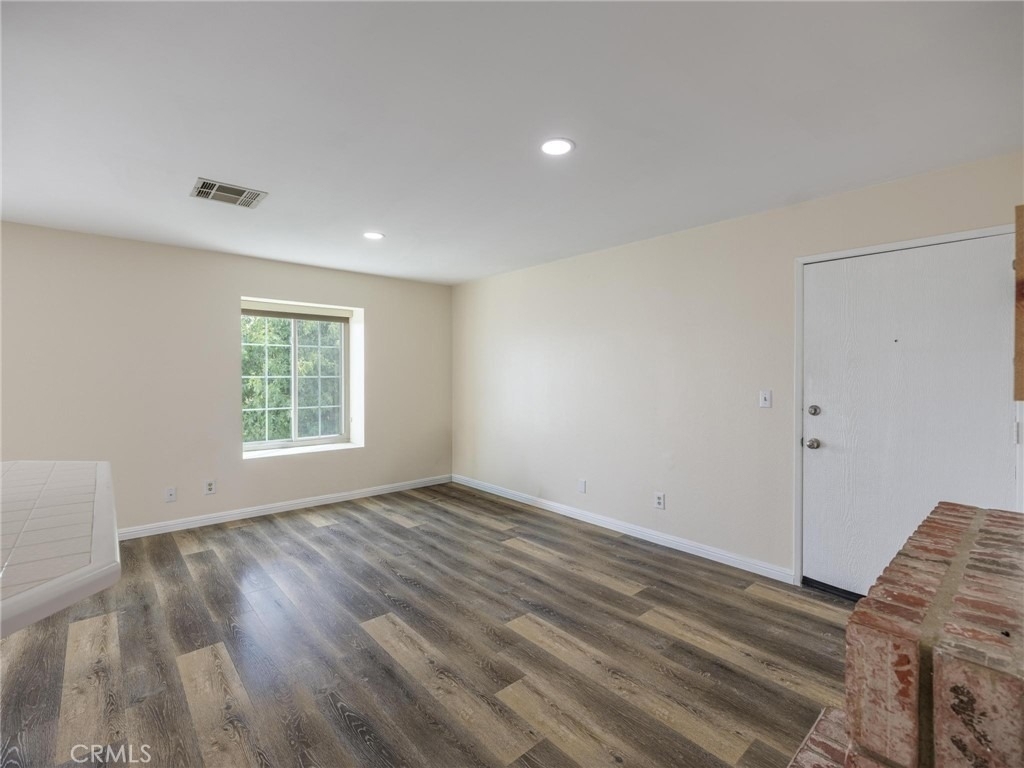 1229 W 223rd - Photo 2