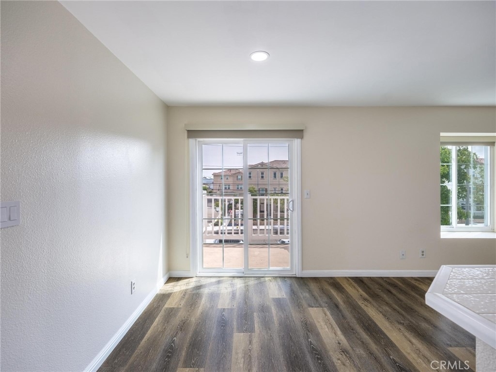1229 W 223rd - Photo 8