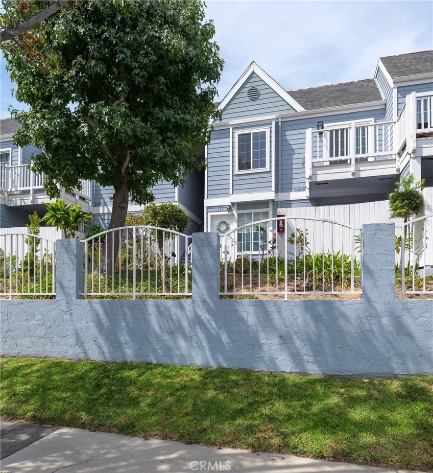 1229 W 223rd - Photo 30