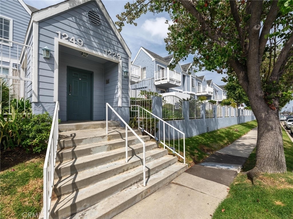 1229 W 223rd - Photo 29