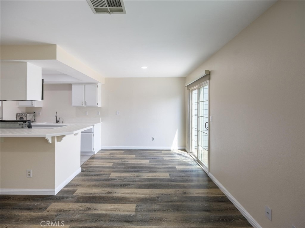 1229 W 223rd - Photo 6
