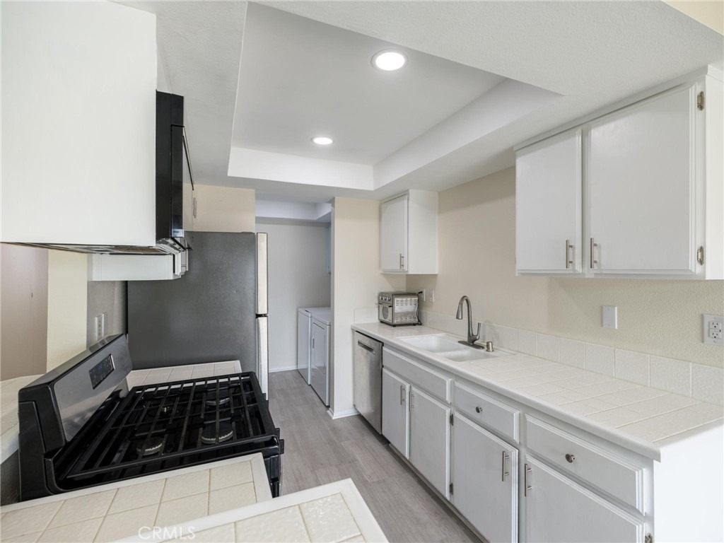 1229 W 223rd - Photo 12
