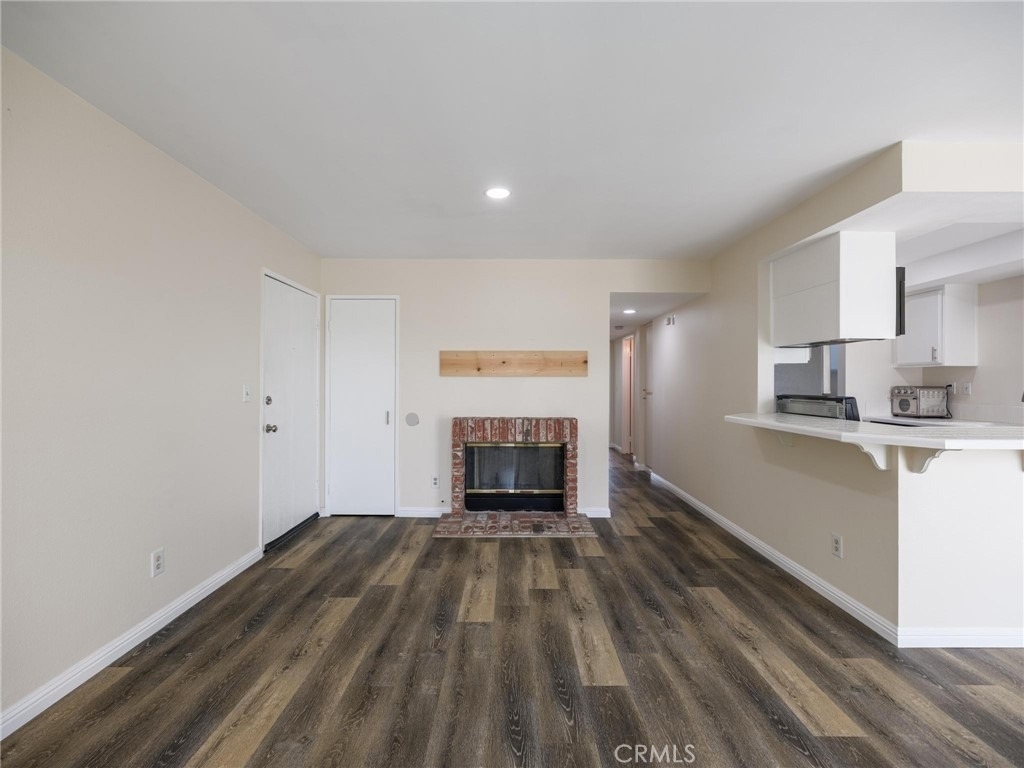 1229 W 223rd - Photo 4