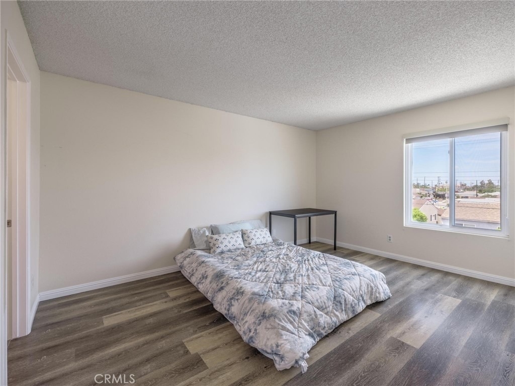 1229 W 223rd - Photo 20