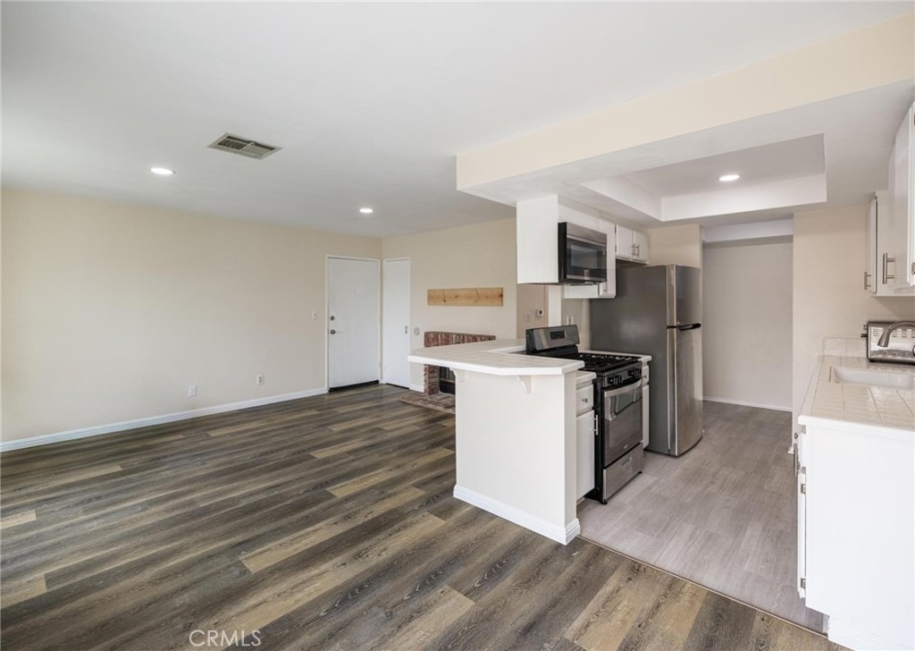1229 W 223rd - Photo 9