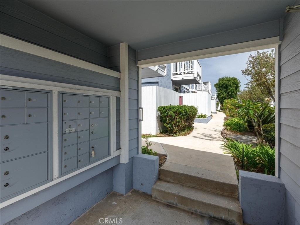 1229 W 223rd - Photo 28