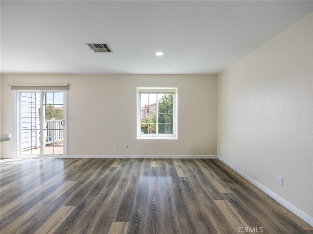 1229 W 223rd - Photo 3