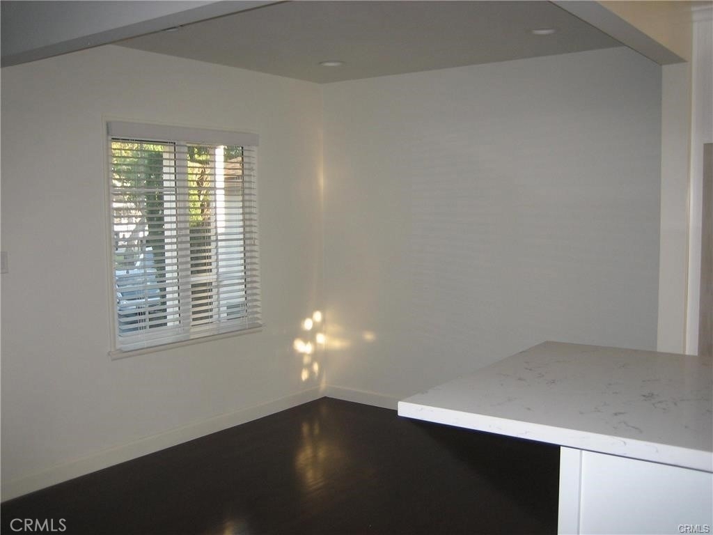 22327 Evalyn Avenue - Photo 10