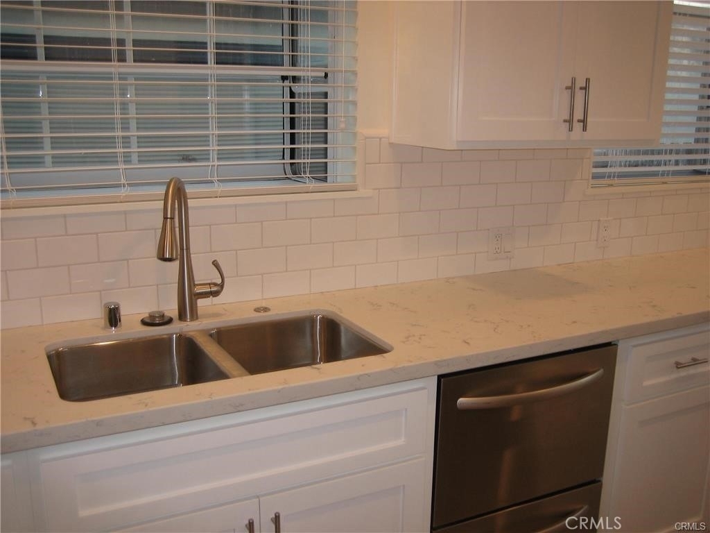 22327 Evalyn Avenue - Photo 8