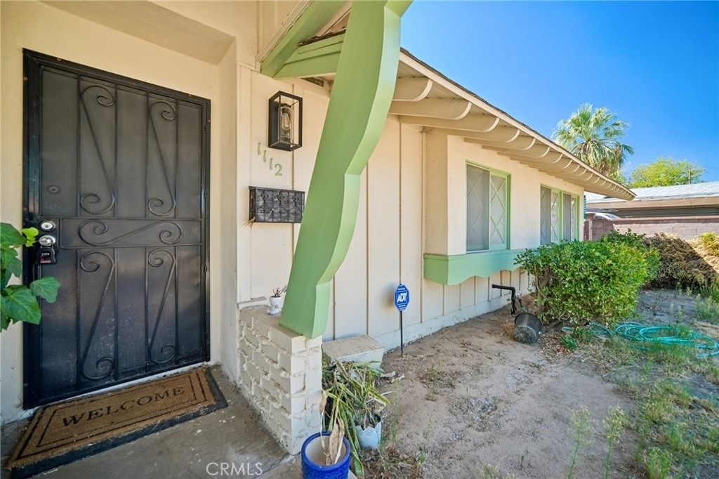 1112 E Avenue J4 - Photo 1