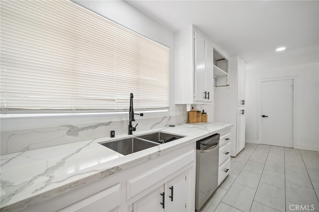 1112 E Avenue J4 - Photo 10