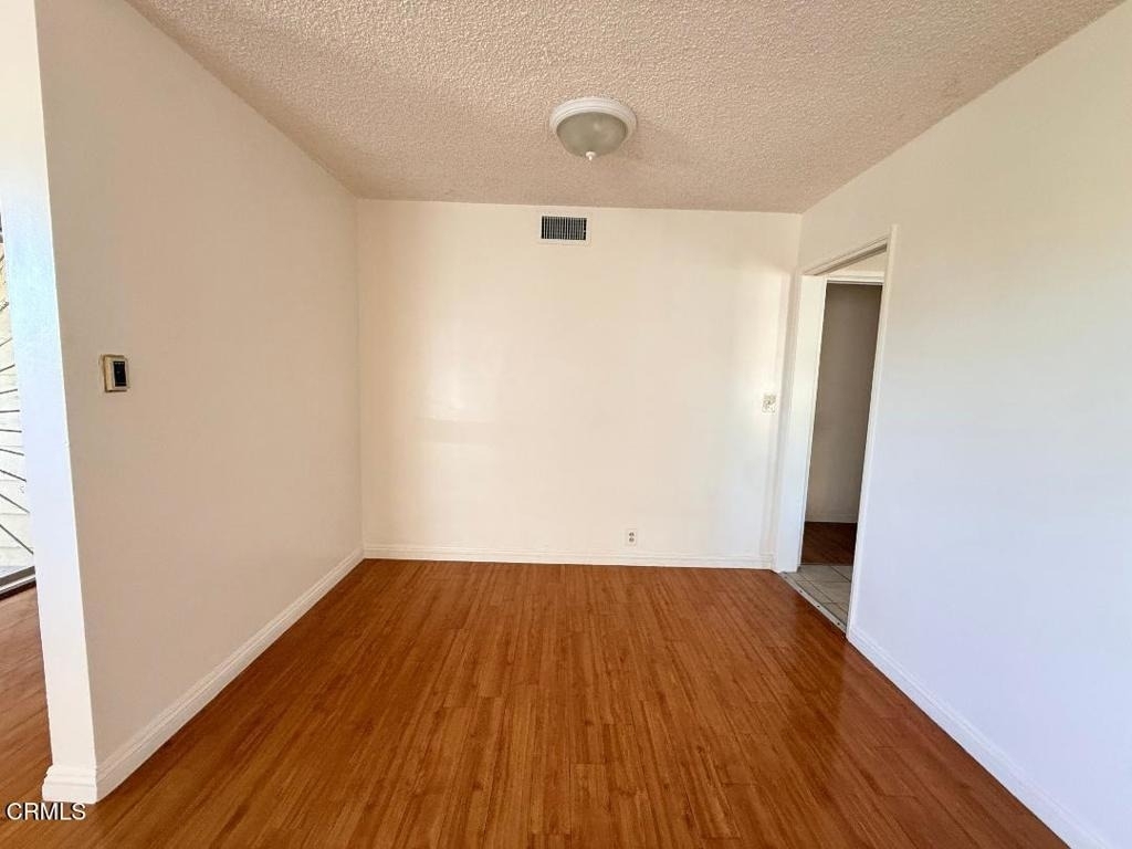 9721 Emperor Avenue - Photo 8