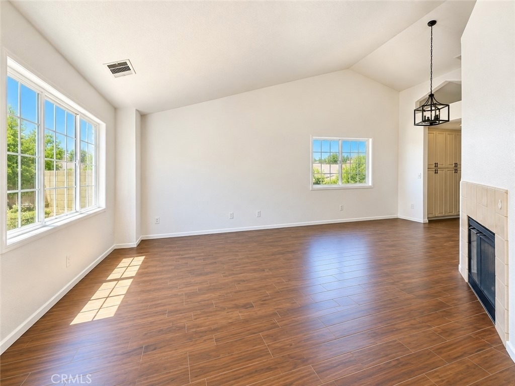 503 E 1st Street - Photo 10