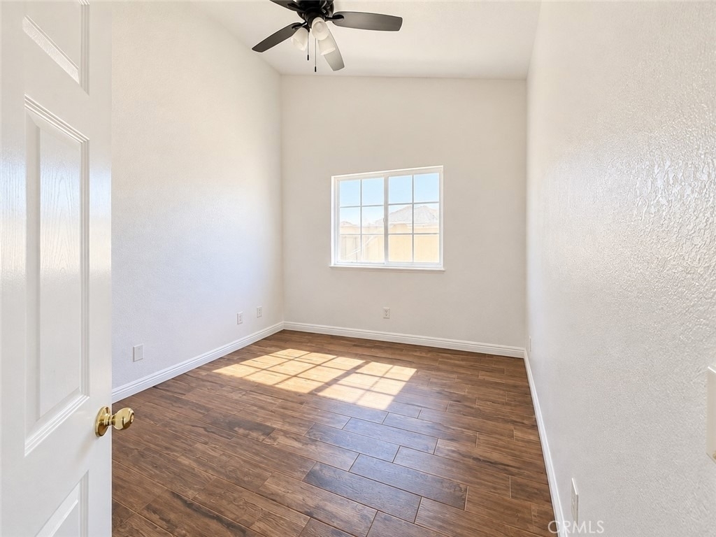 503 E 1st Street - Photo 15