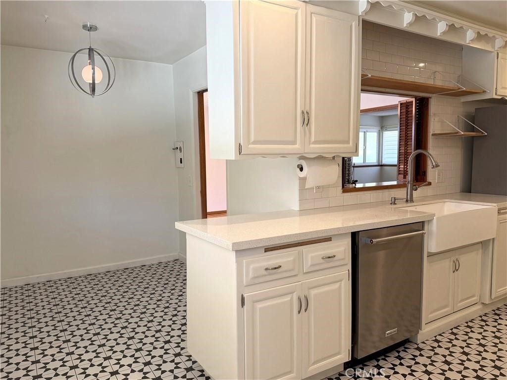 840 Northwestern - Photo 8