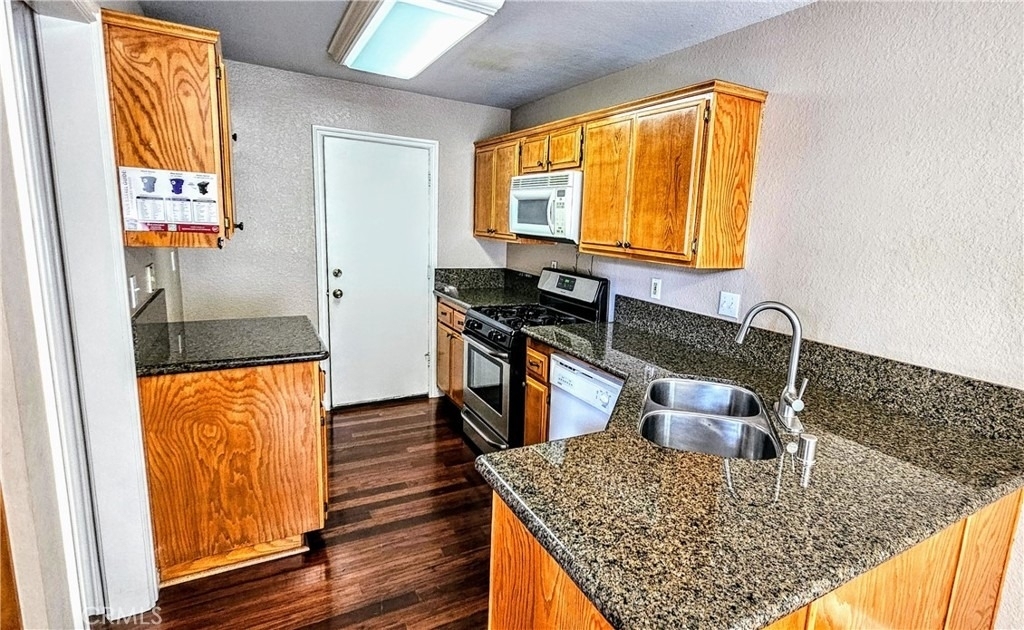 8429 Snow View - Photo 1
