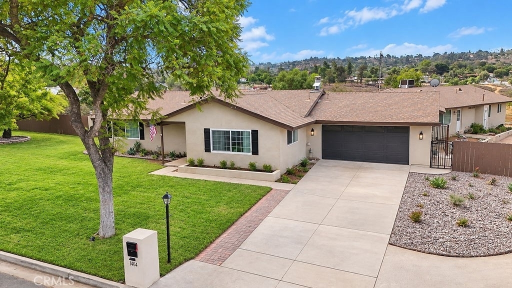 1404 Highridge Street - Photo 0