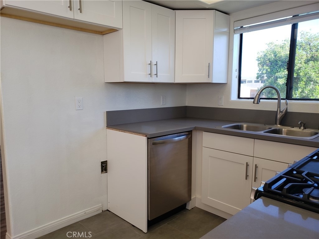 1131 E Doran - Photo 9