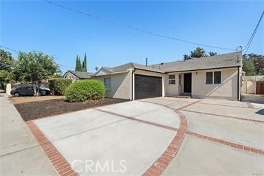 13739 Wyndotte Street - Photo 0