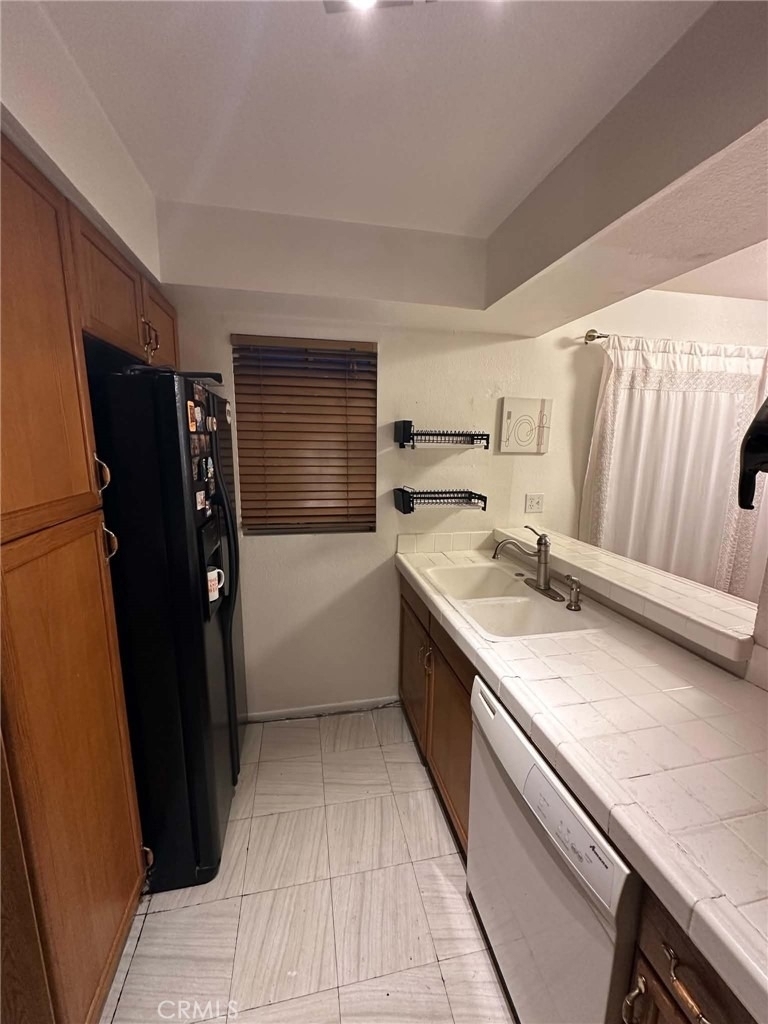 7641 Reseda Blvd - Photo 4