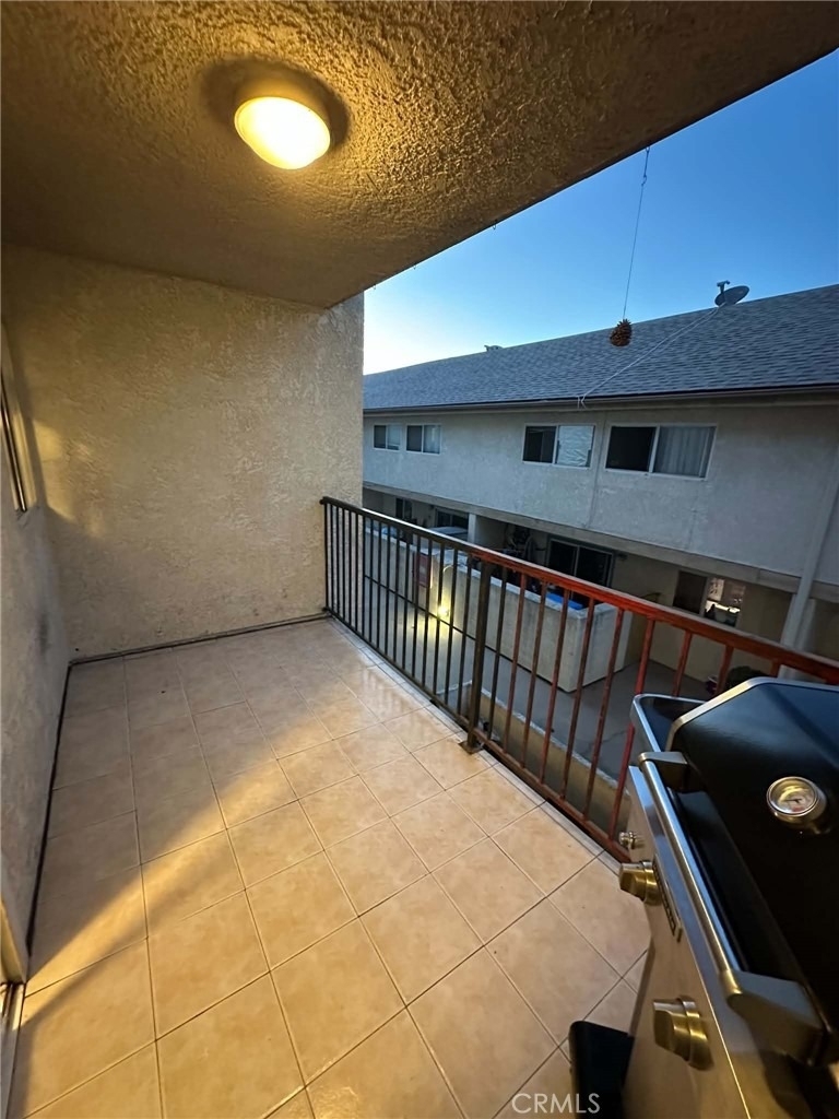 7641 Reseda Blvd - Photo 0