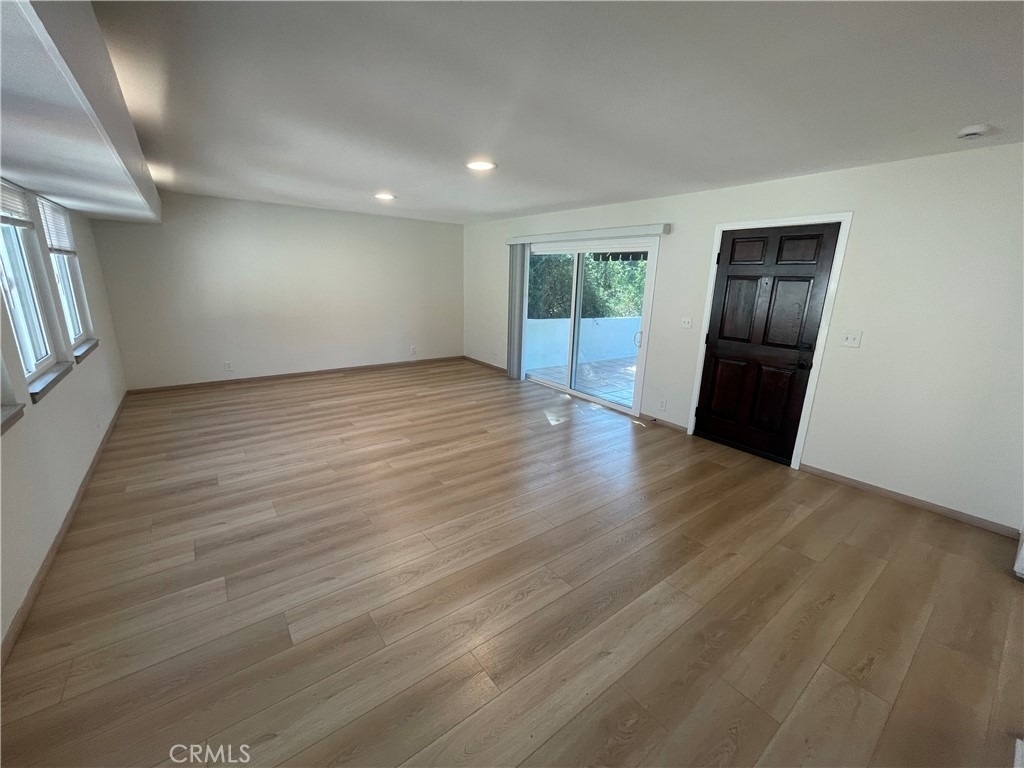 215 11th Street - Photo 4