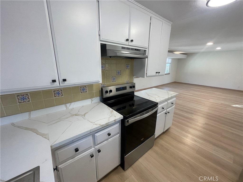 215 11th Street - Photo 17