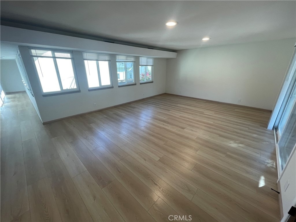 215 11th Street - Photo 2