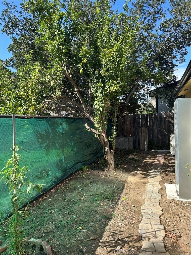 1611 N Niagara - Photo 16