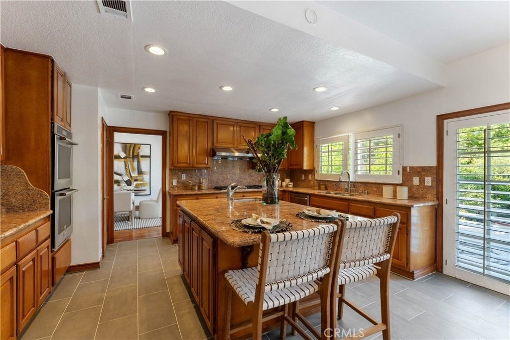 1011 Rodeo Road - Photo 15