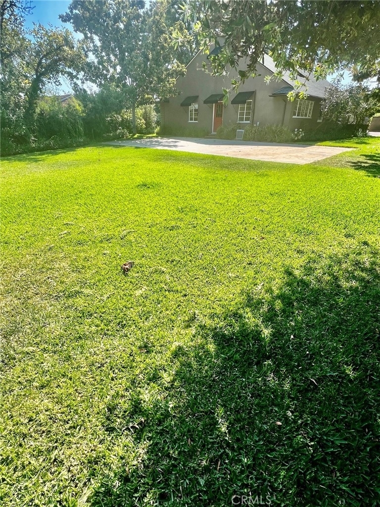 6354 N Charlotte Avenue - Photo 10