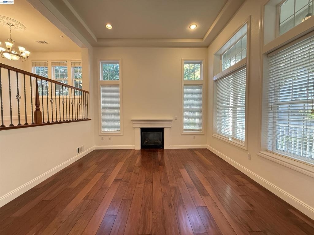 3687 Whitworth Dr - Photo 4