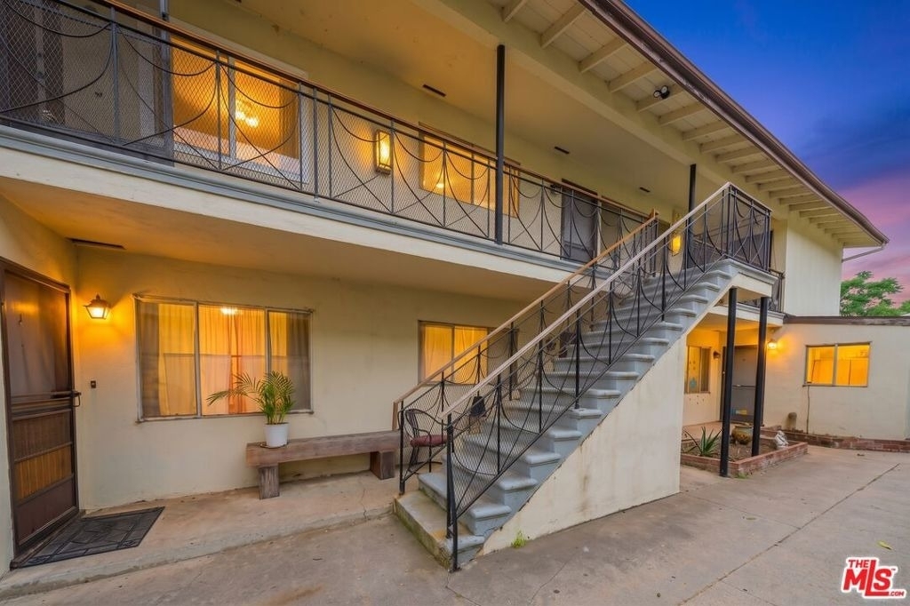 10043 Haines Canyon Avenue - Photo 1