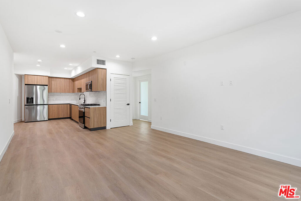 160 Chestnut Street - Photo 4