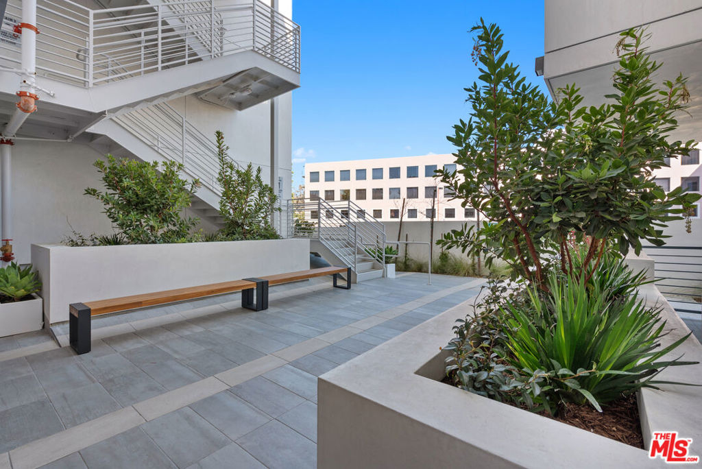 160 Chestnut Street - Photo 14