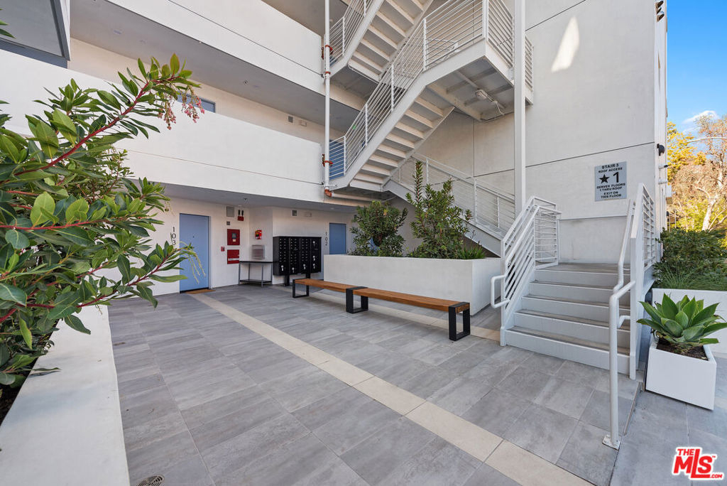 160 Chestnut Street - Photo 15