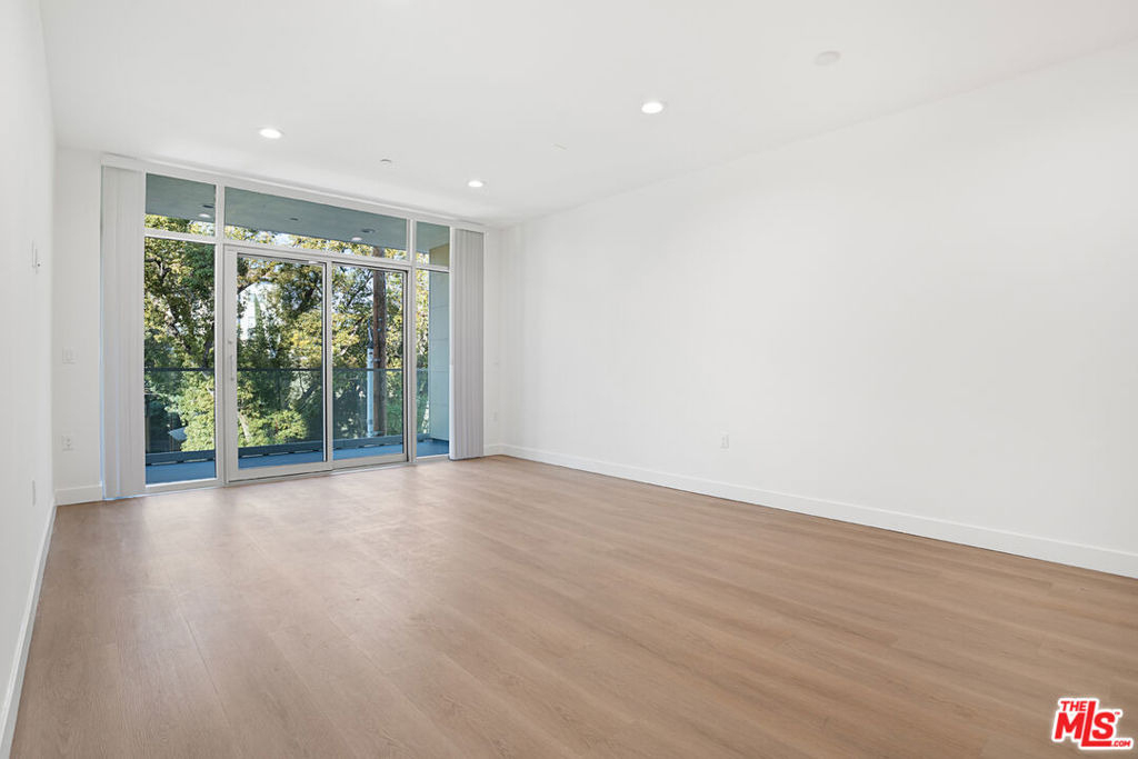 160 Chestnut Street - Photo 3