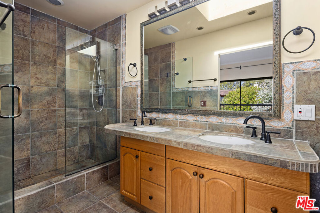 13360 Maxella Avenue - Photo 20