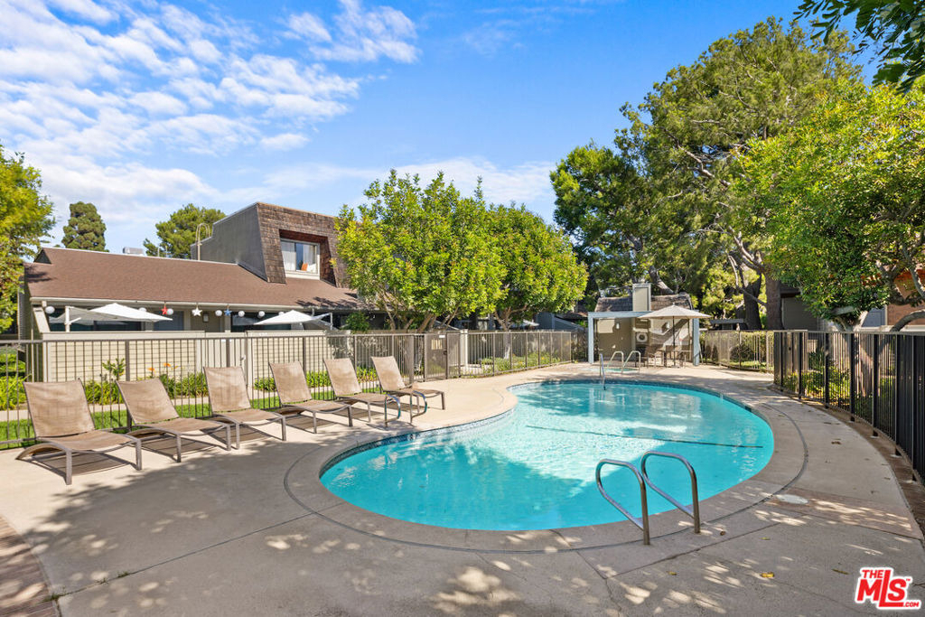 13360 Maxella Avenue - Photo 2