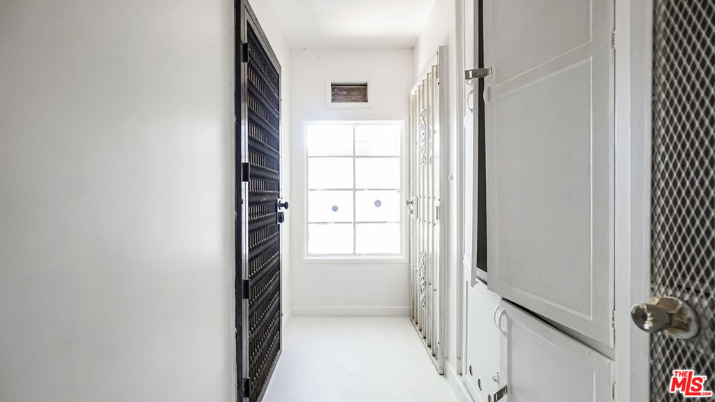 4030 Abourne Road - Photo 19