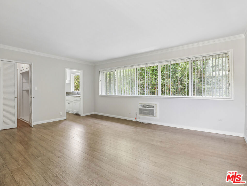 1520 N Hayworth Avenue - Photo 1