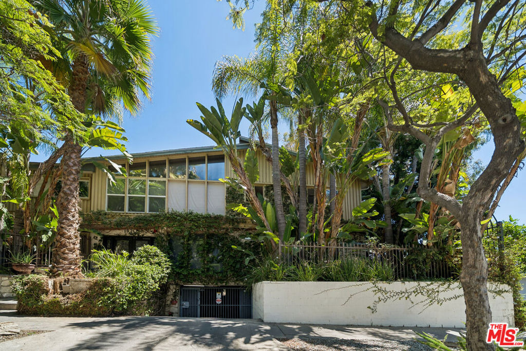 1520 N Hayworth Avenue - Photo 22