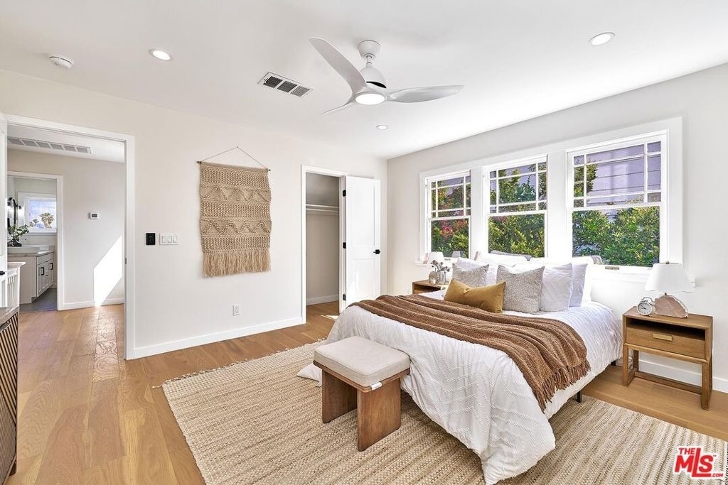 916 S Victoria Avenue - Photo 41
