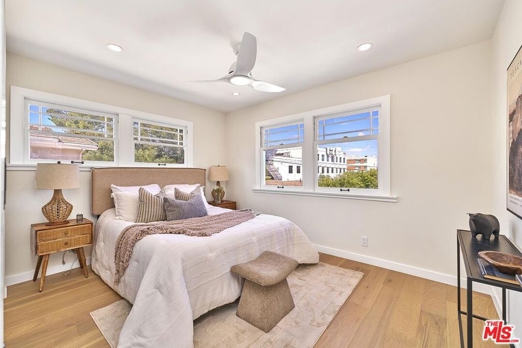 916 S Victoria Avenue - Photo 48