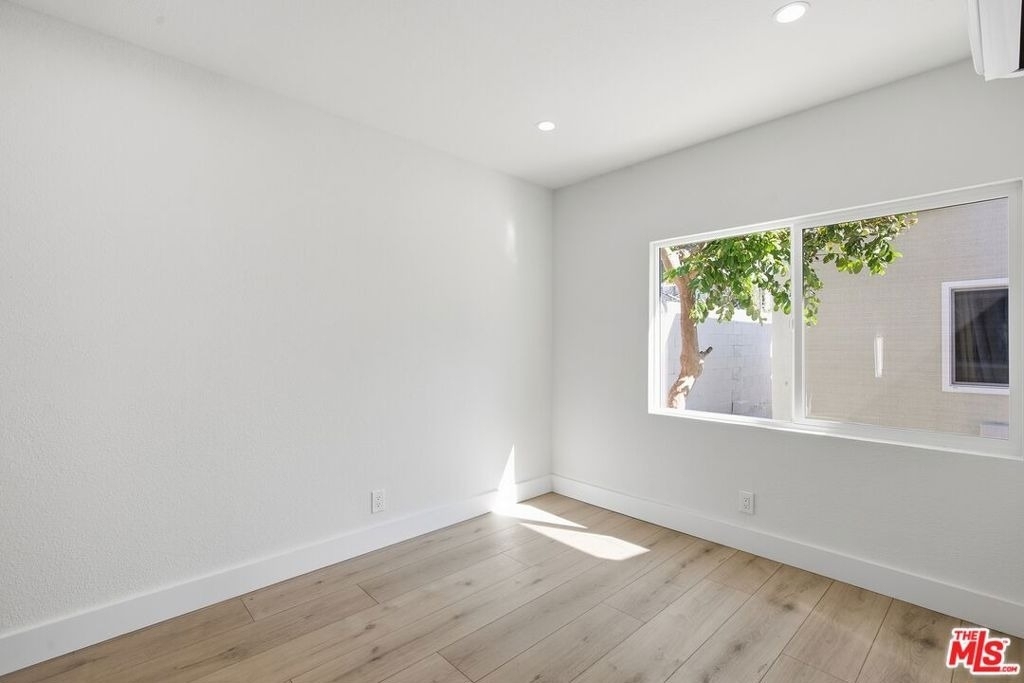 5915 1/4 Barton Avenue - Photo 13