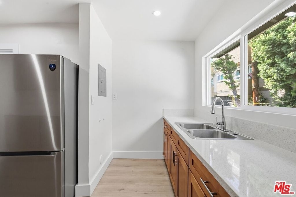 5915 1/4 Barton Avenue - Photo 12