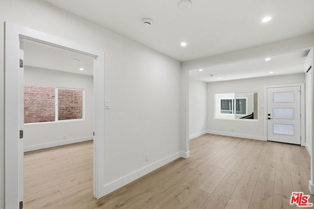 5915 1/4 Barton Avenue - Photo 3