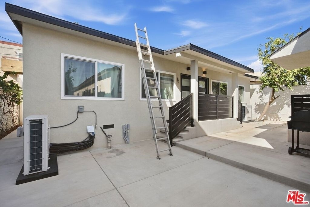 5915 1/4 Barton Avenue - Photo 18