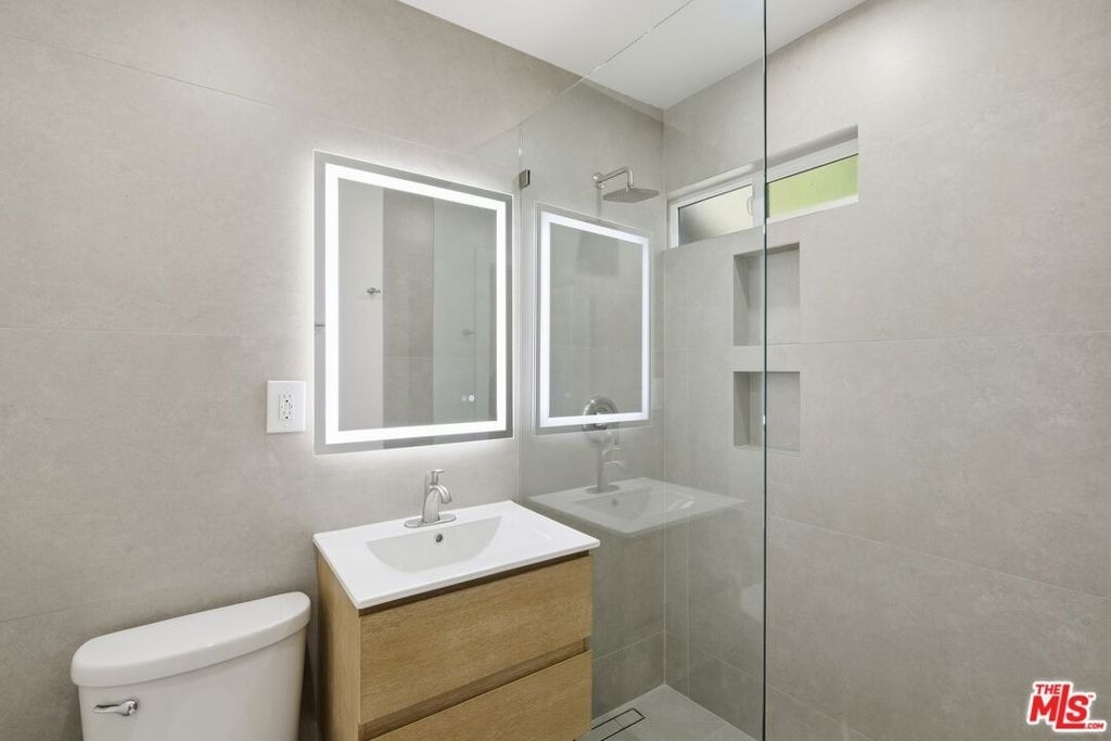 5915 1/4 Barton Avenue - Photo 9